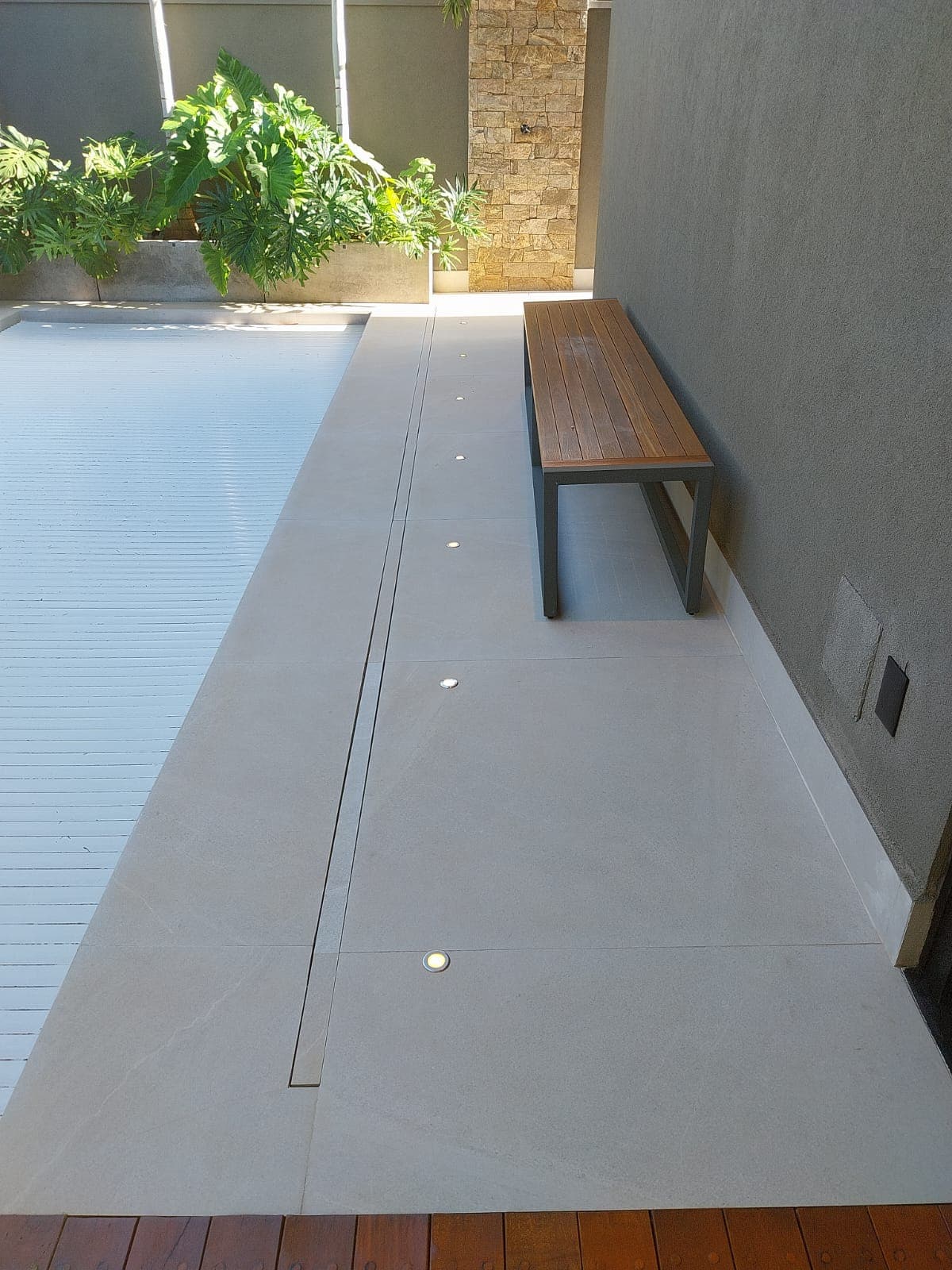 Projeto de iluminação residencial com pontos de luz embutidos